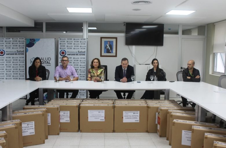 Entrega de equipamientos a hospitales y postas del interior de la provincia.